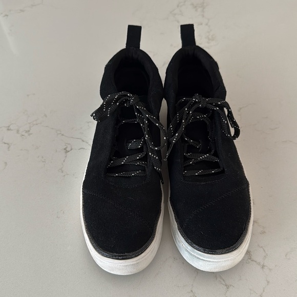 Toms Riley Suede Leather Mid Top Hi Top Lace-up Sneaker Bootie Black Size 7.5 - Picture 1 of 7